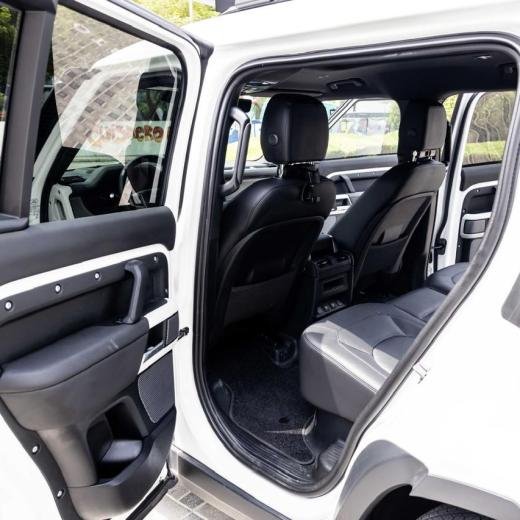 2024 Land Rover Defender 110